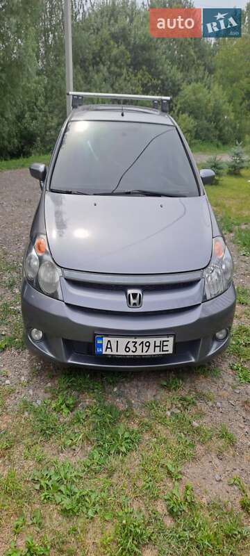 Honda Stream (2004)