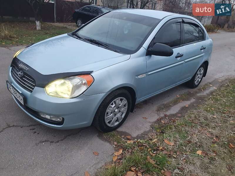 Hyundai Accent (2008)