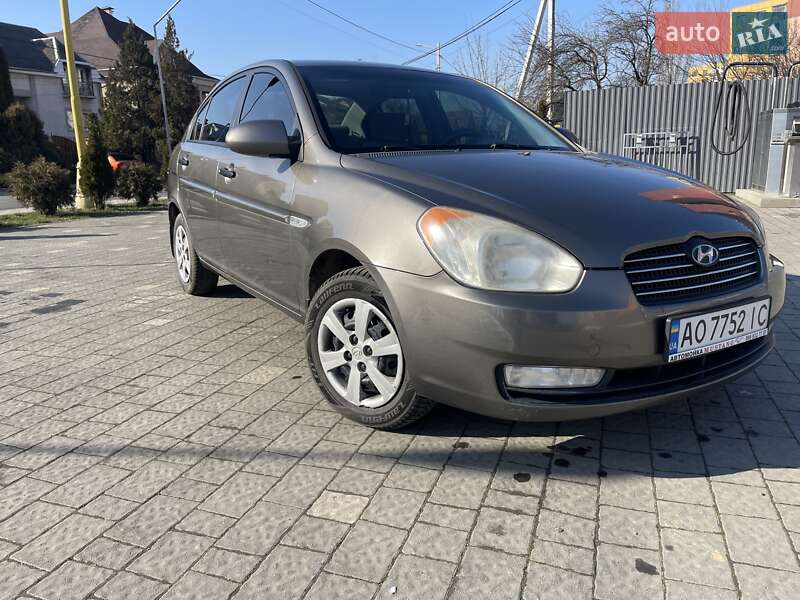 Hyundai Accent (2008)