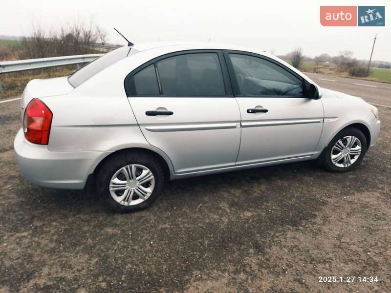 Hyundai Accent (2007)