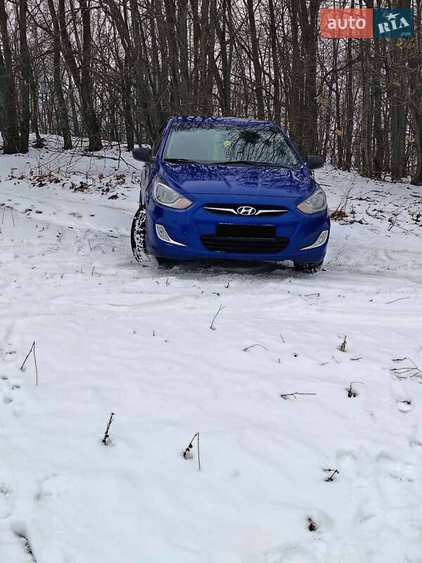 Hyundai Accent (2012)