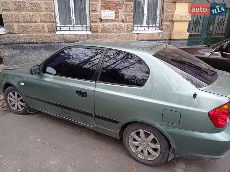 Hyundai Accent (2003)