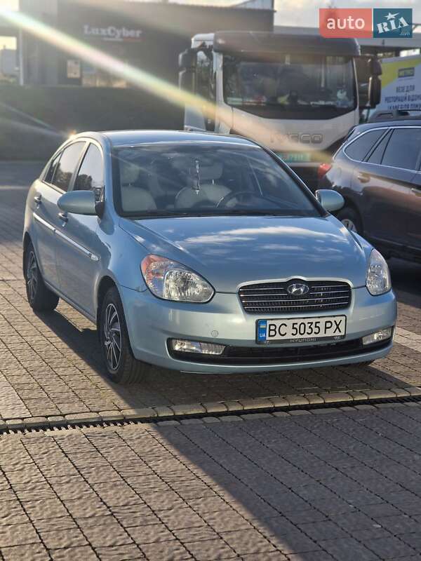 Hyundai Accent (2008)