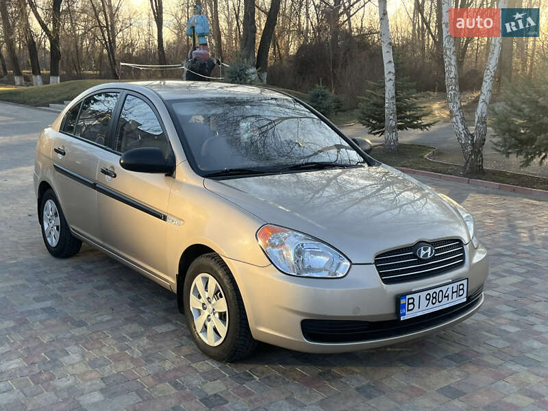 Hyundai Accent (2009)