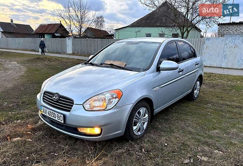 Hyundai Accent (2008)