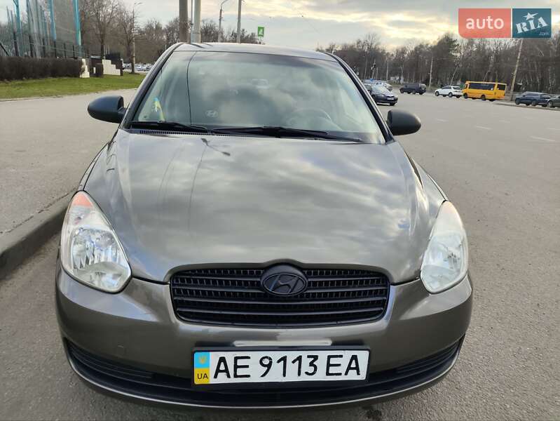 Hyundai Accent (2009)