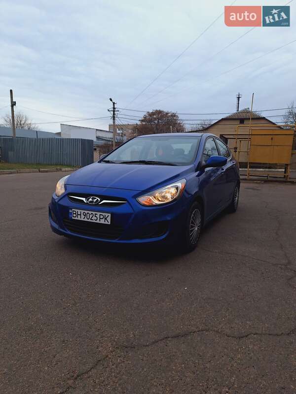 Hyundai Accent (2012)
