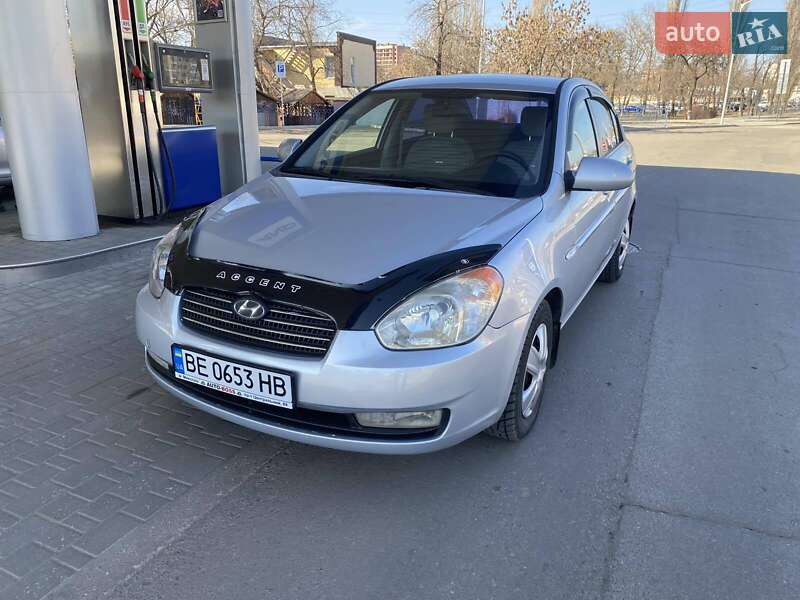 Hyundai Accent (2008)