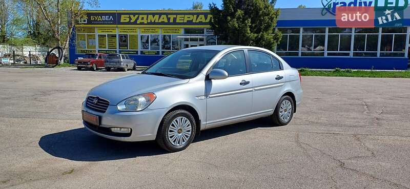 Hyundai Accent (2008)
