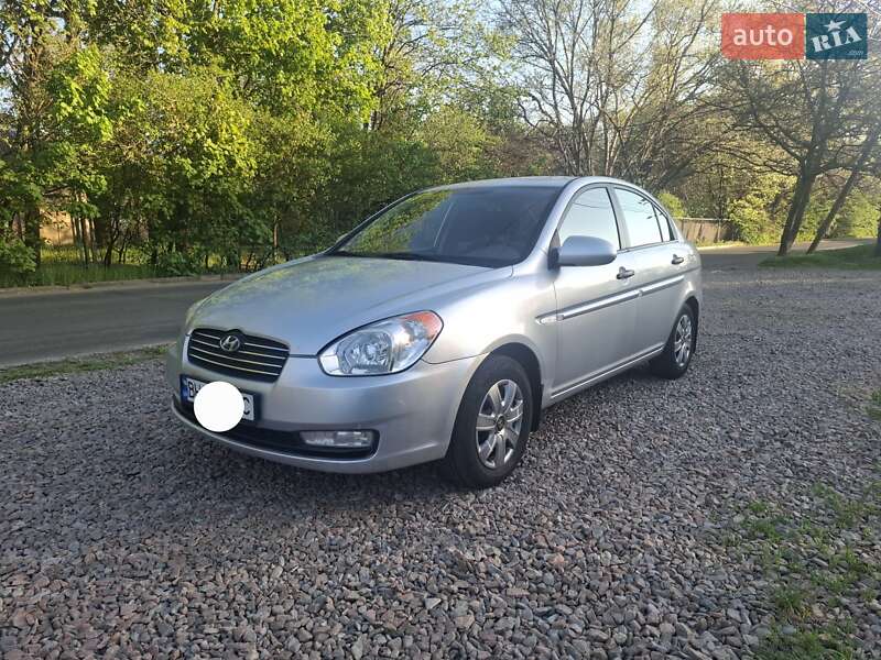 Hyundai Accent (2008)