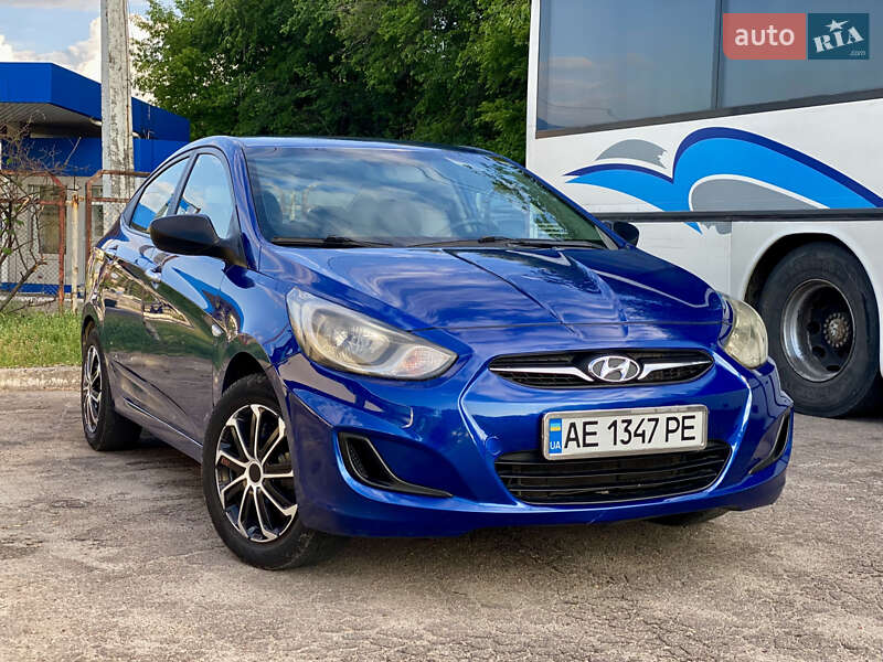 Hyundai Accent (2011)