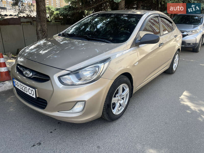 Hyundai Accent (2014)