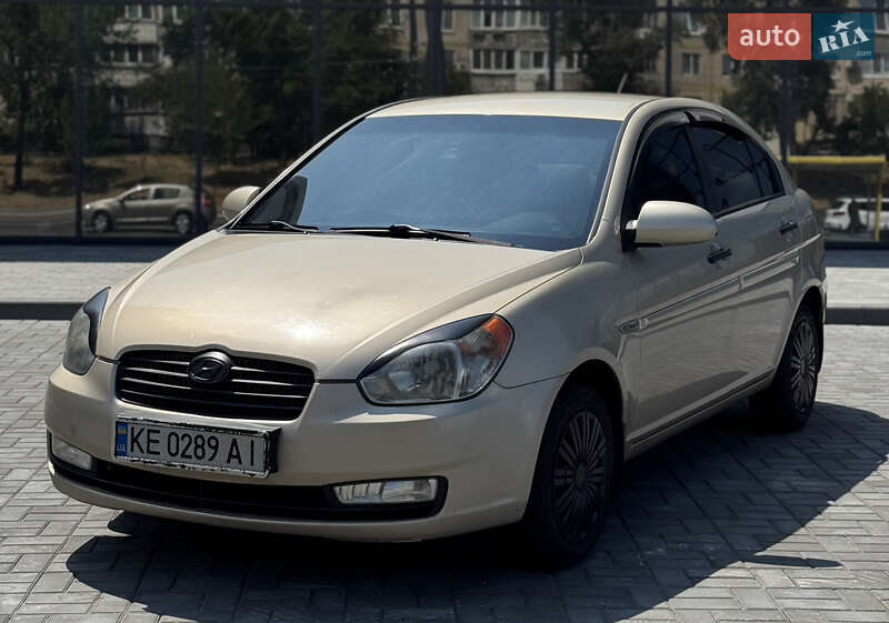 Hyundai Accent (2008)