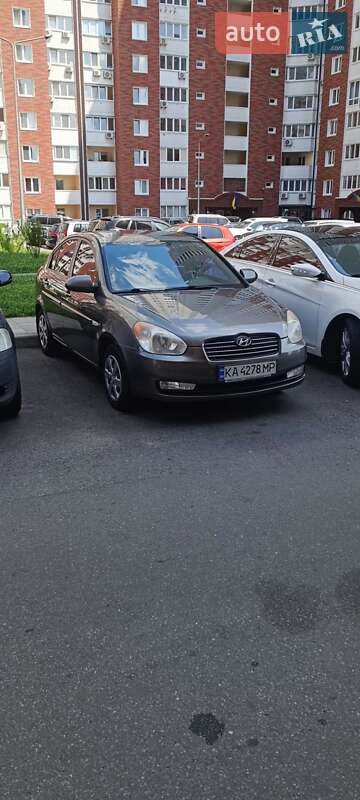 Hyundai Accent (2008)
