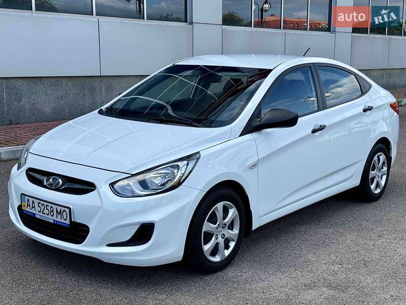 Hyundai Accent (2014)