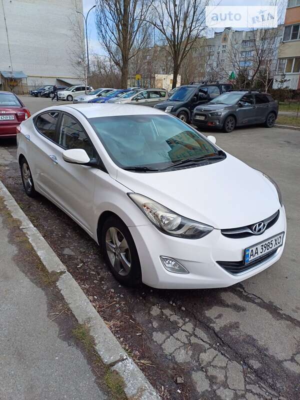 Hyundai Avante (2013)