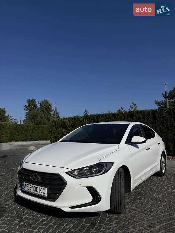 Hyundai Avante (2015)