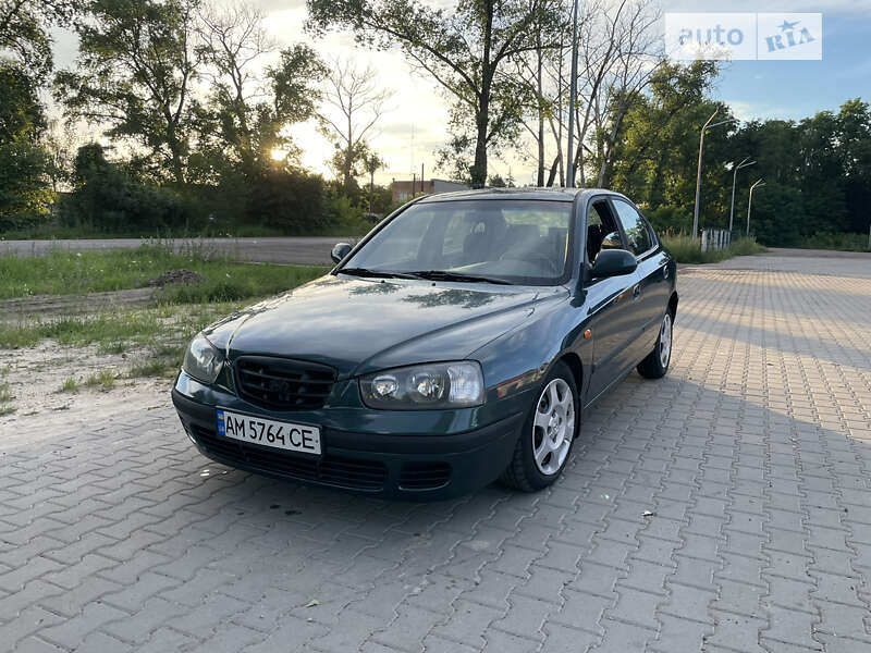 Hyundai Elantra (2001)