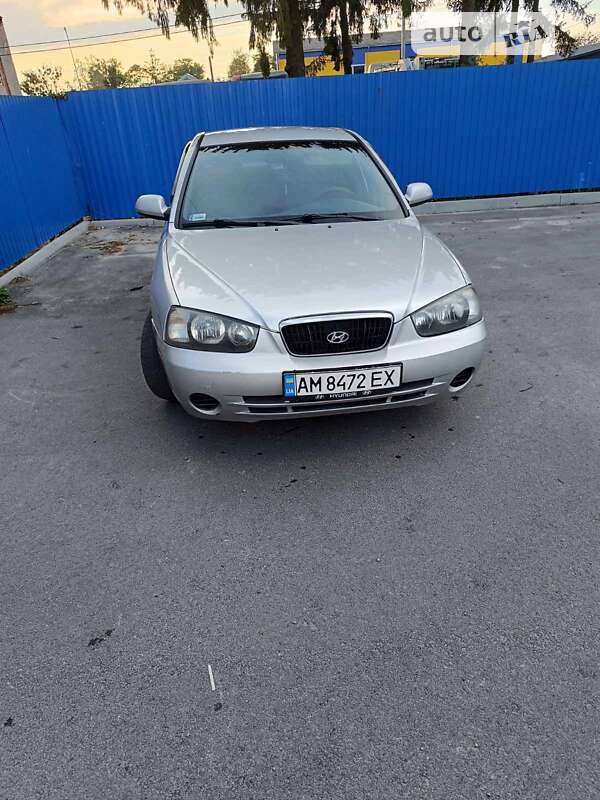 Hyundai Elantra (2000)