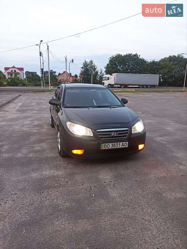 Hyundai Elantra (2008)