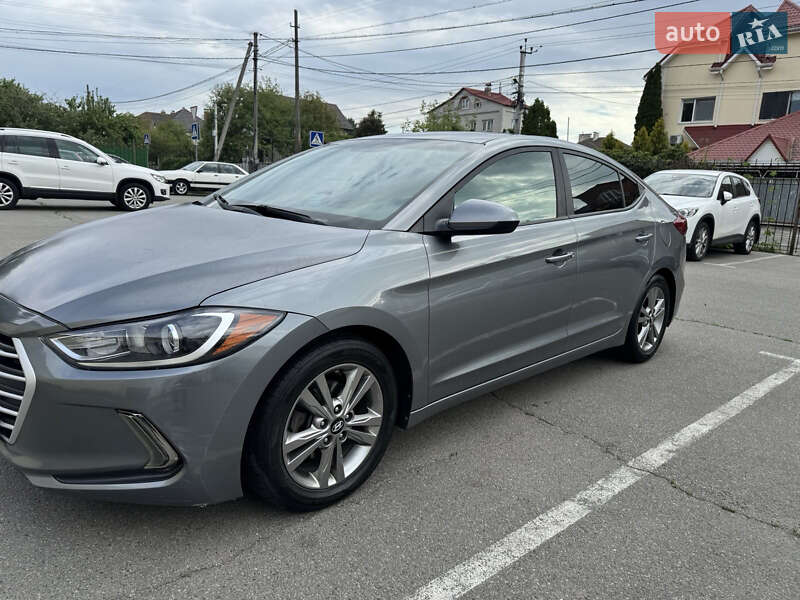 Hyundai Elantra (2017)