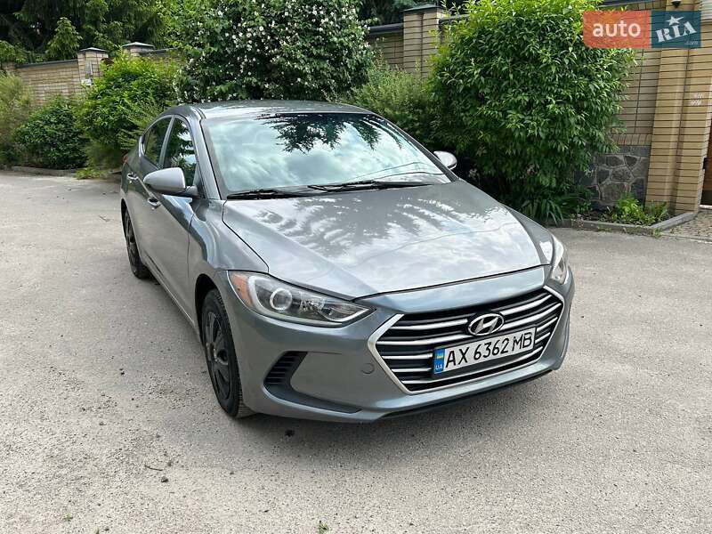 Hyundai Elantra (2016)