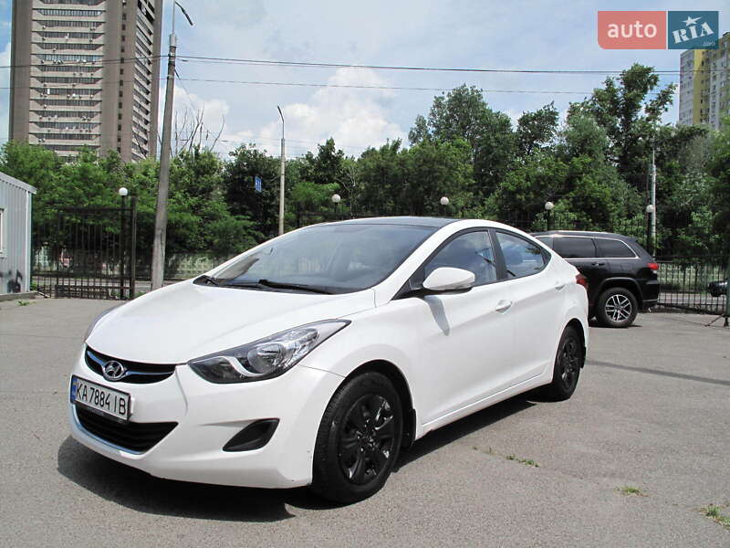 Hyundai Elantra (2013)