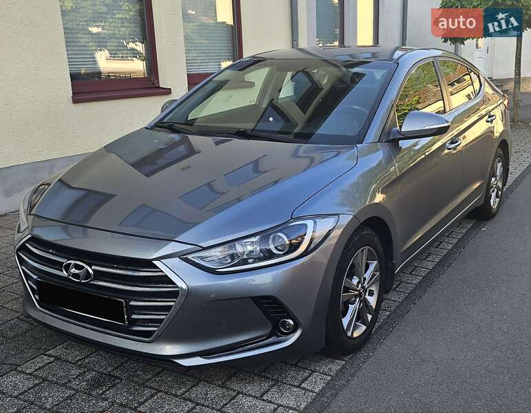 Hyundai Elantra (2018)