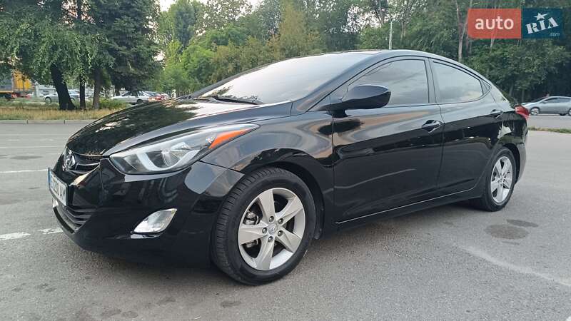 Hyundai Elantra (2012)
