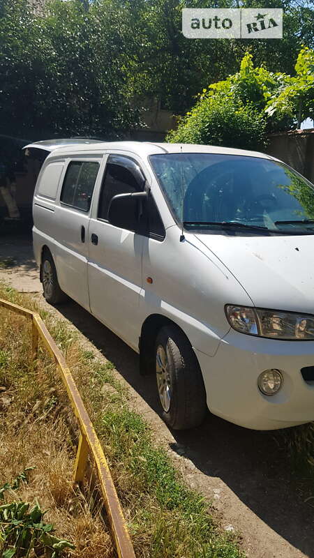 Hyundai H200 (2003)