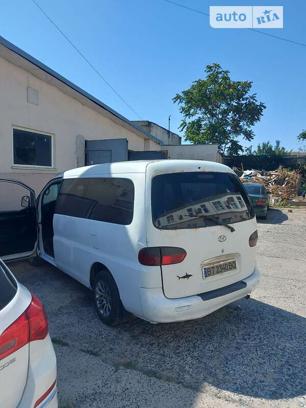 Hyundai H200 (2001)