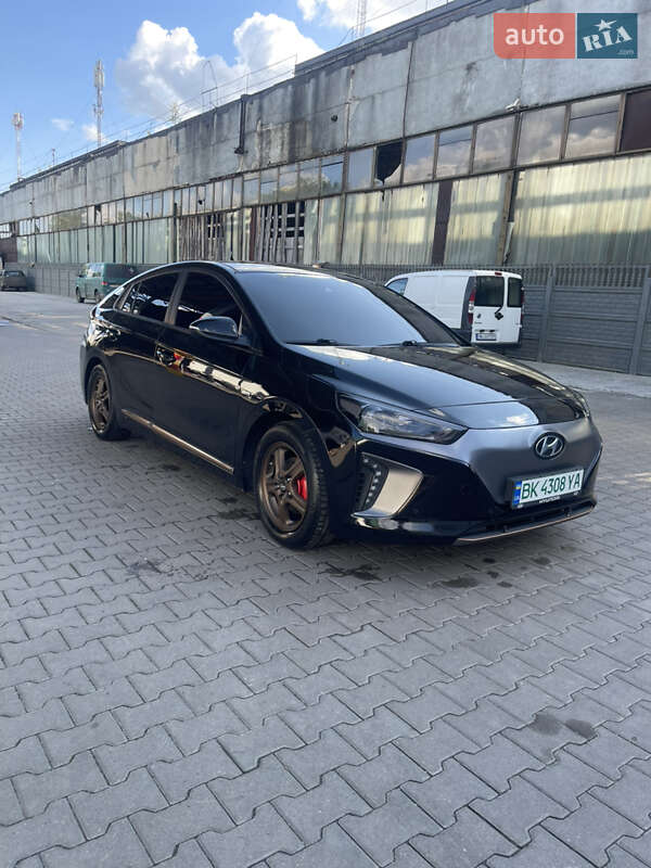 Hyundai Ioniq (2016)