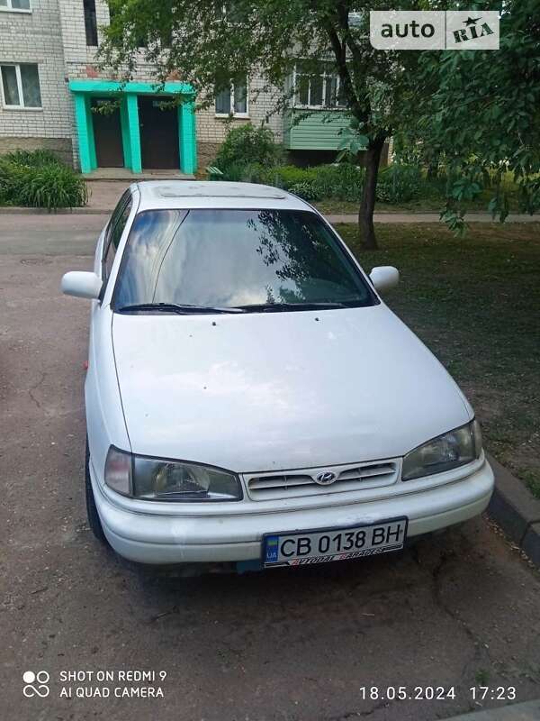Hyundai Lantra (1993)