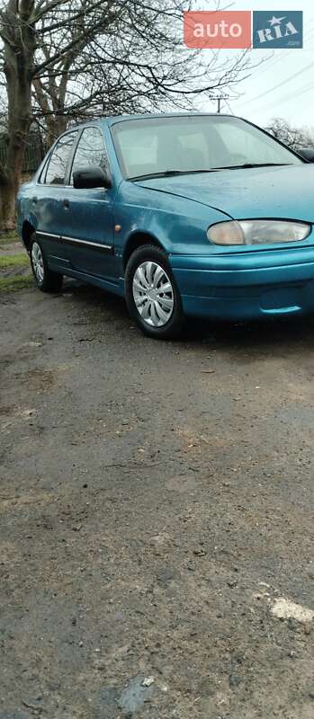 Hyundai Lantra (1994)