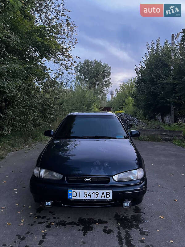 Hyundai Lantra (1993)