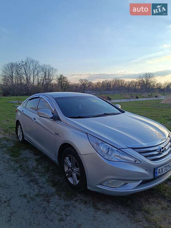 Hyundai Sonata (2012)