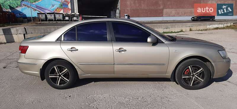 Hyundai Sonata (2008)