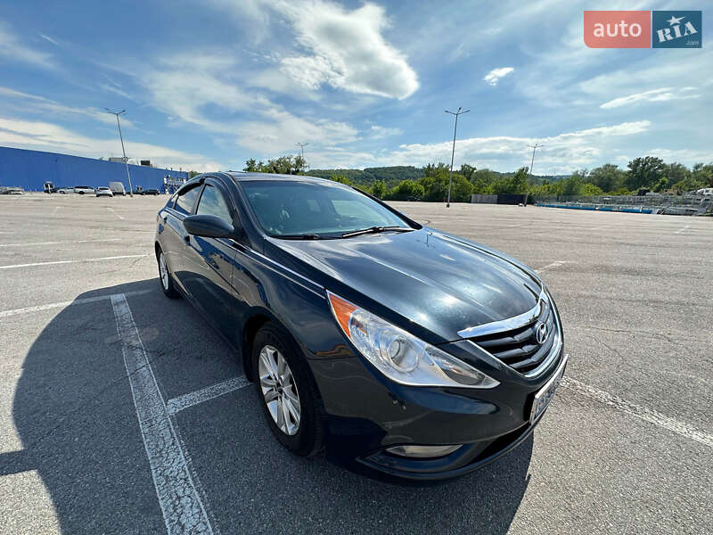 Hyundai Sonata (2012)