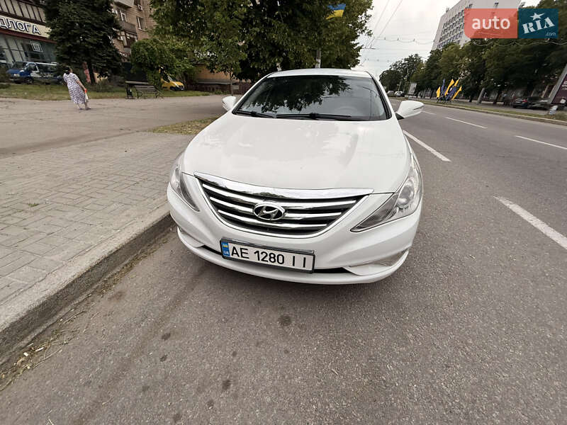 Hyundai Sonata (2012)