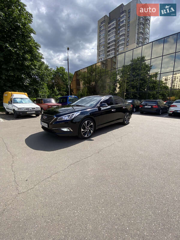 Hyundai Sonata (2015)