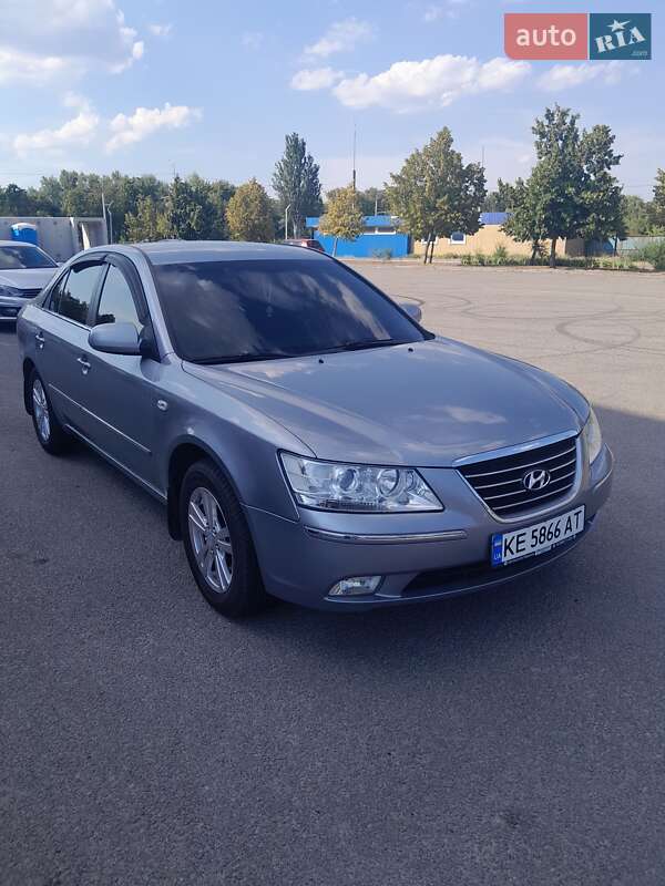 Hyundai Sonata (2009)