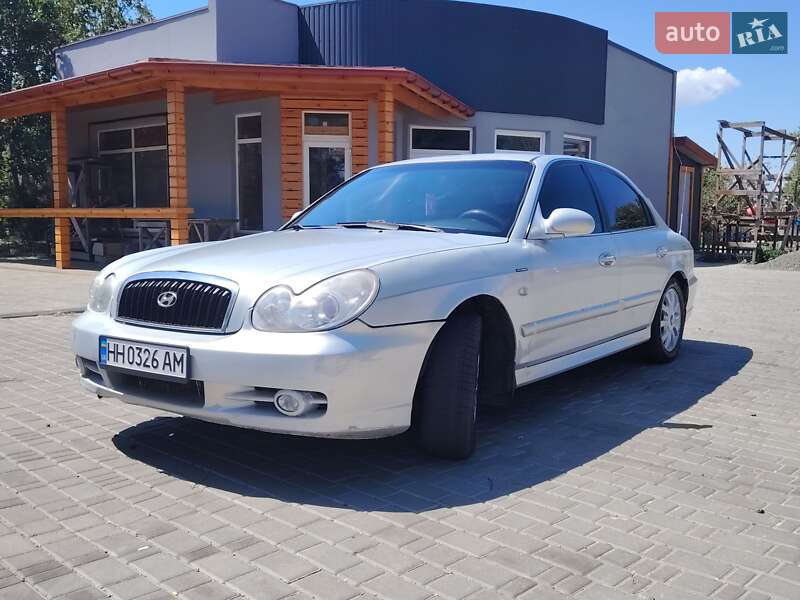 Hyundai Sonata (2002)