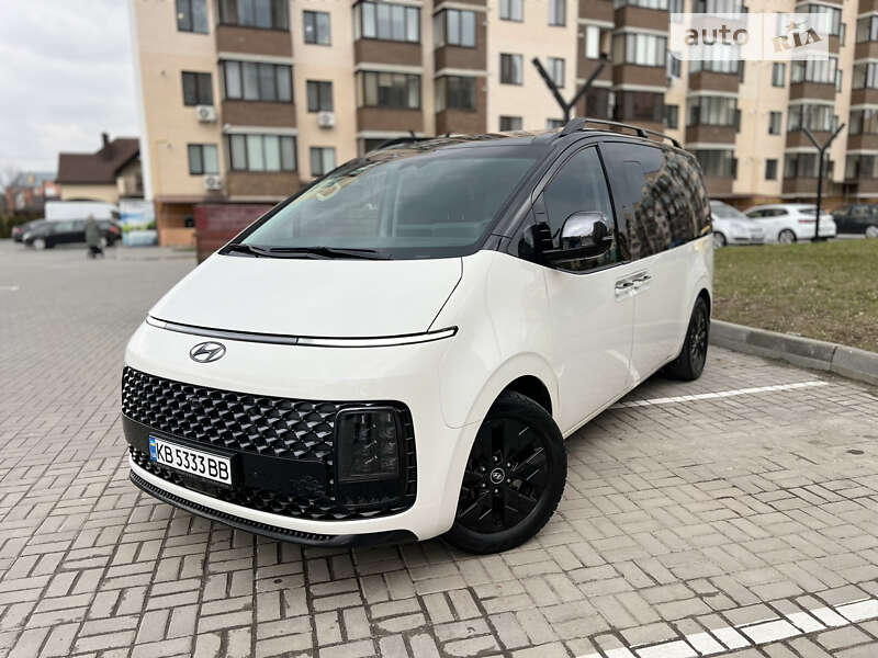 Hyundai Staria (2021)
