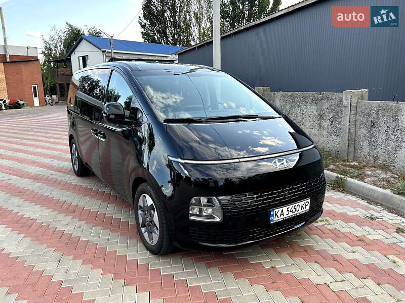 Hyundai Staria (2021)