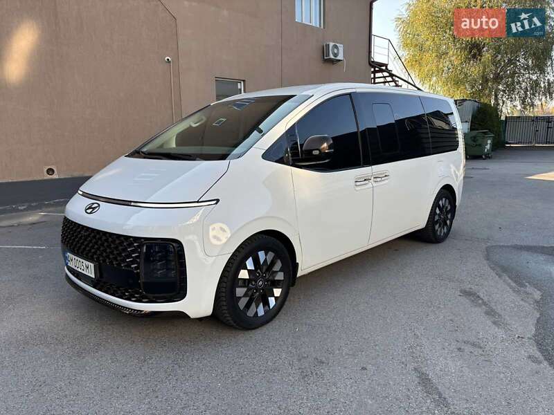 Hyundai Staria (2021)