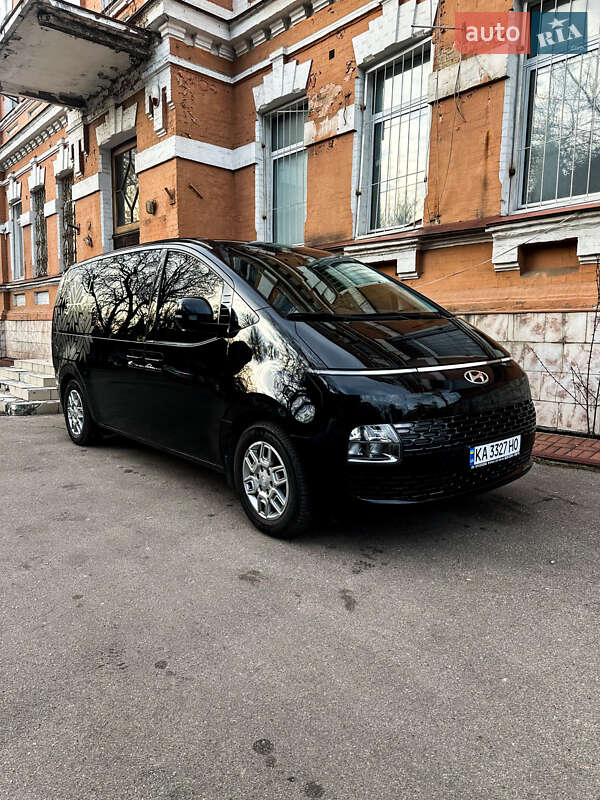 Hyundai Staria (2022)