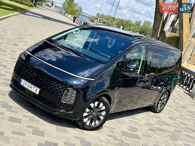 Hyundai Staria (2021)