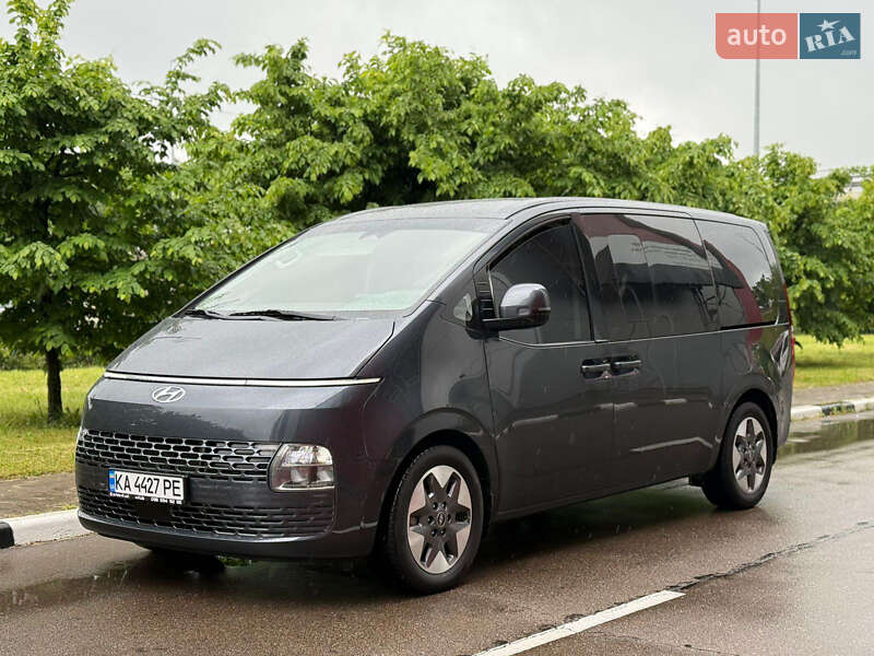 Hyundai Staria (2021)
