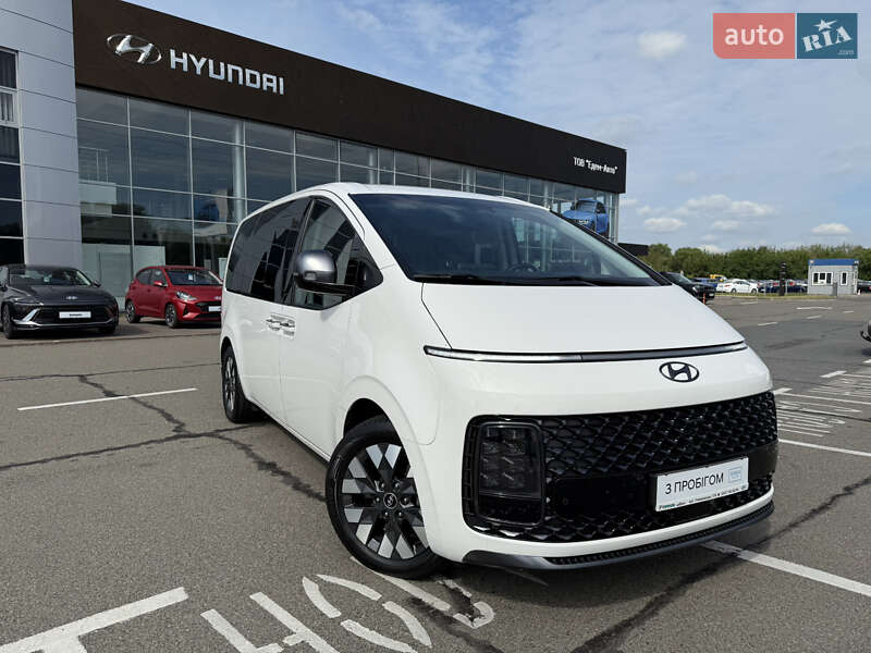 Hyundai Staria (2022)