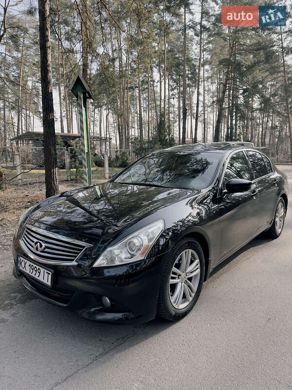 Infiniti G25 (2010)